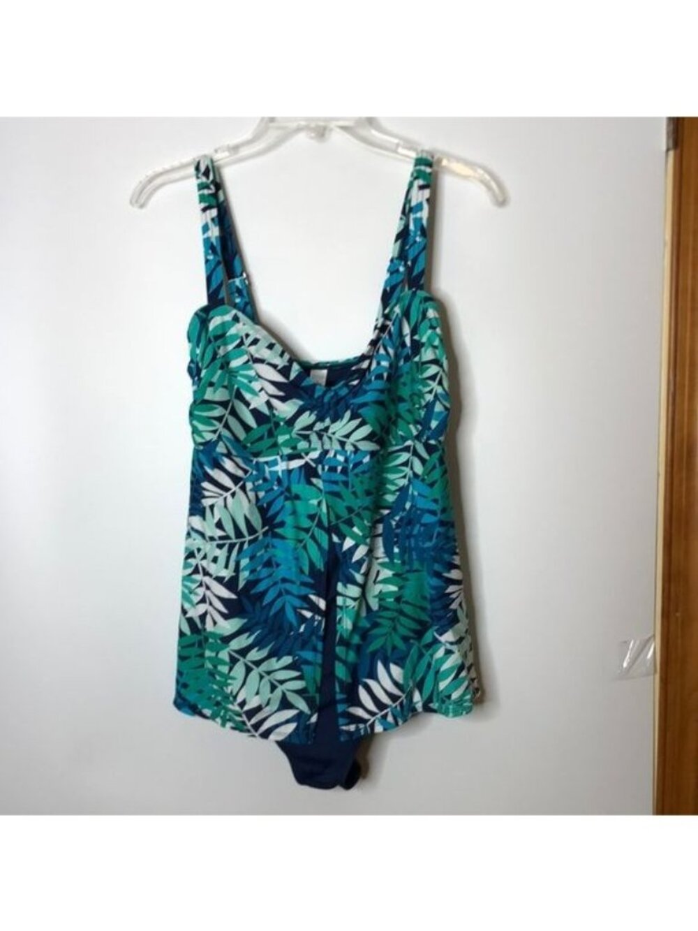 Tropical Escape Womens Green Blue Fly Away One-Piece Swimsuit PLUS SIZE 14